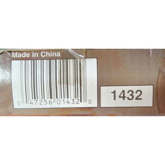 Polystone Seashell Thermometer With Metal Scale and  detailed seashell design - Picture 5 of 5